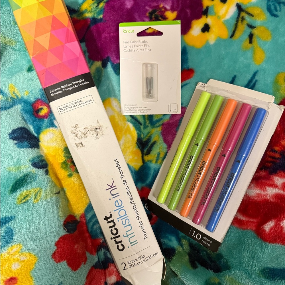 Cricut explore bundle - Picture 1 of 4